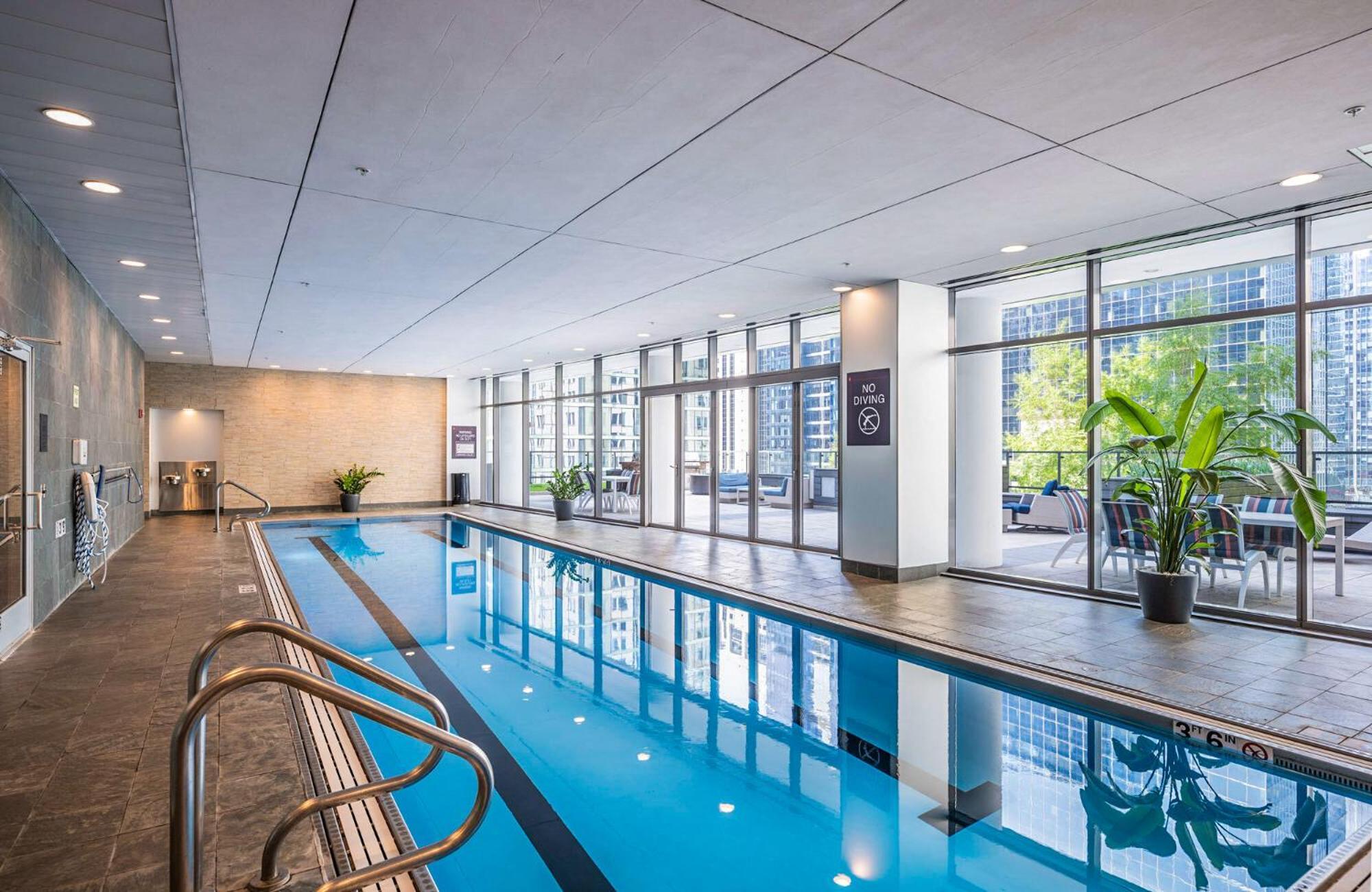 Nvcll Chicago Hotel ภายนอก รูปภาพ